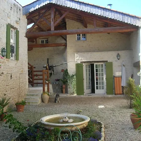 Les Jardins Saint Leonard Thairé