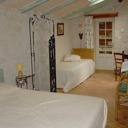 בית הארחה Les Jardins Saint Leonard 3*