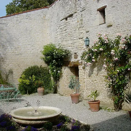 Les Jardins Saint Leonard Thairé